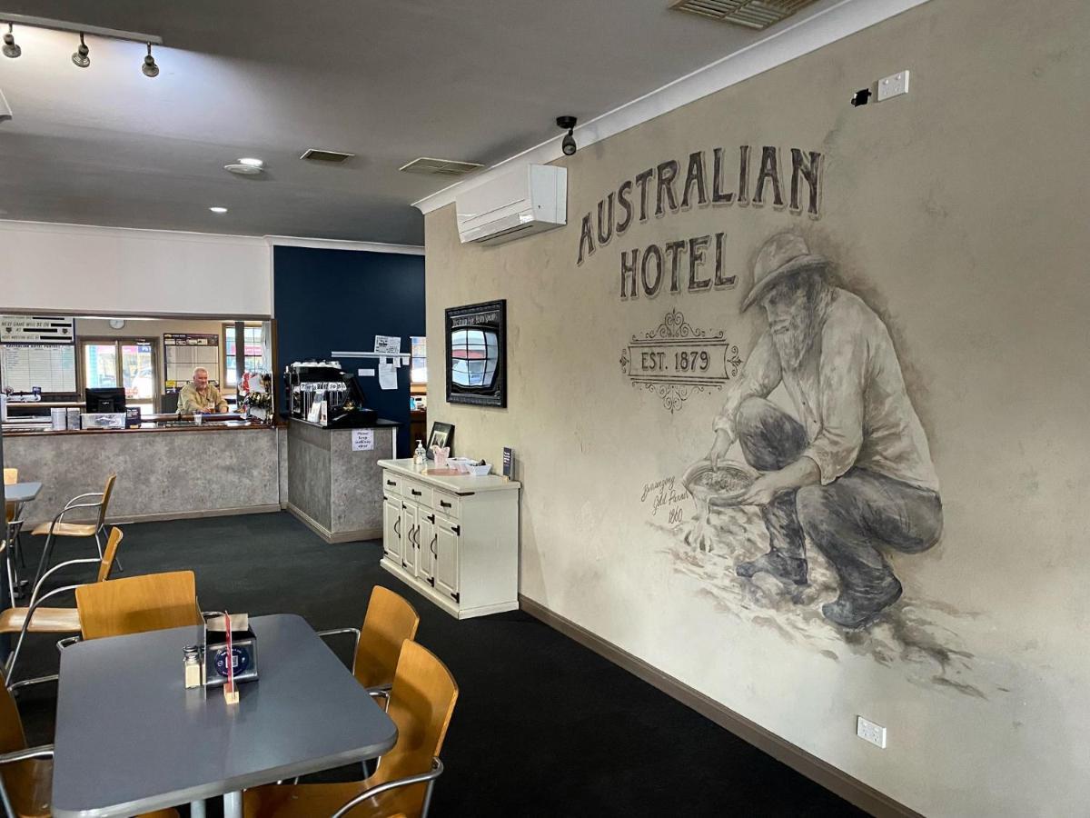 Australian Hotel Young Exterior photo